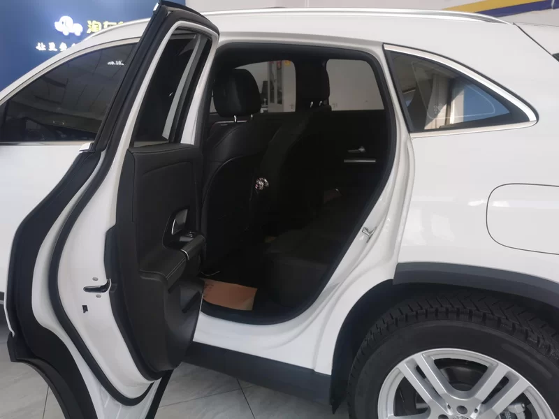 Mercedes-Benz GLA Class 2023 imagen de coche #20