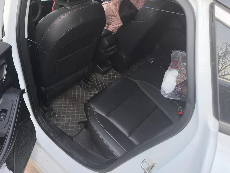 5 2023 immagine di auto #20