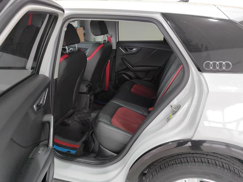 Audi Q2L 2020 car image #20