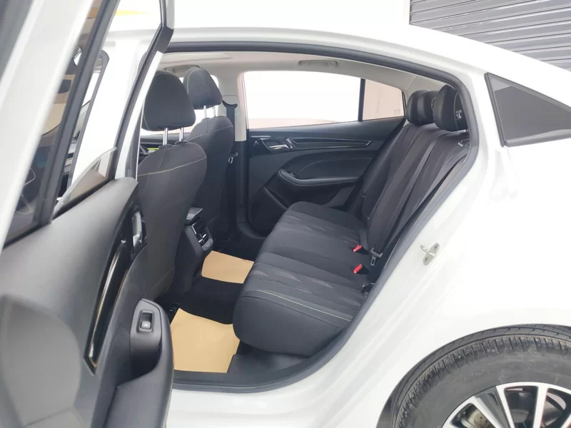 Roewe i5 2023 #20 Roewe i5 2023 car image #20