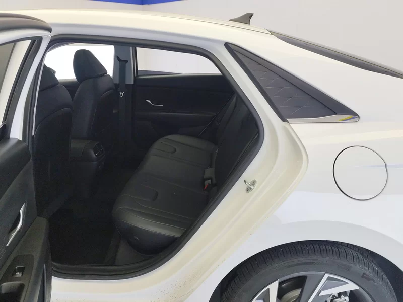 Hyundai Elantra 2023 car image #20