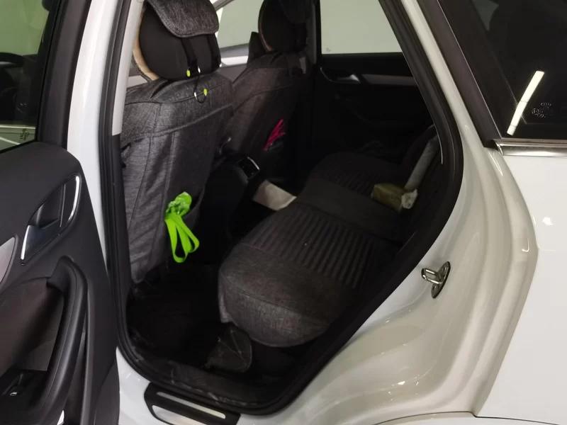 Audi Q3 2016 car image #20