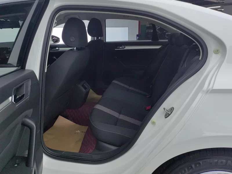 Volkswagen Lamando 2022 car image #20