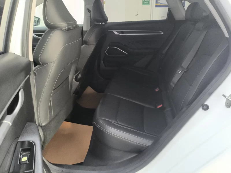 GEELY Emgrand 2024 #20 GEELY Emgrand 2024 car image #20