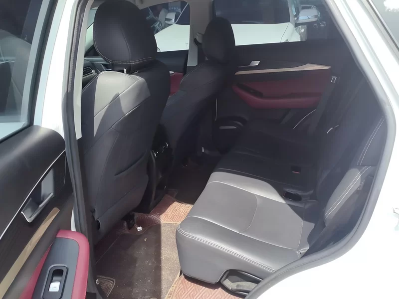 X70 2023 car image #20