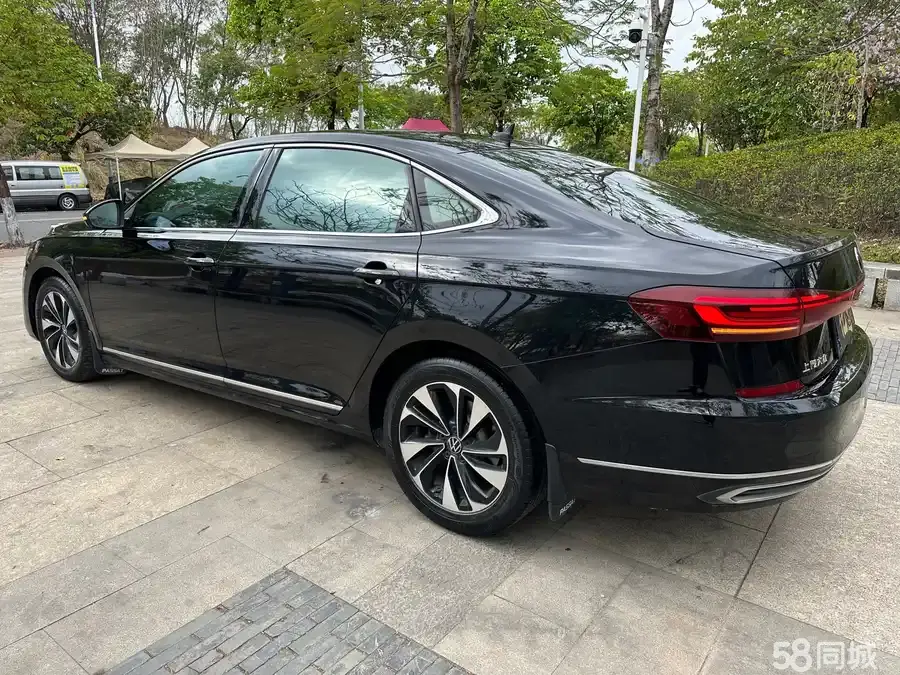 Volkswagen Passat 2021 car image #20