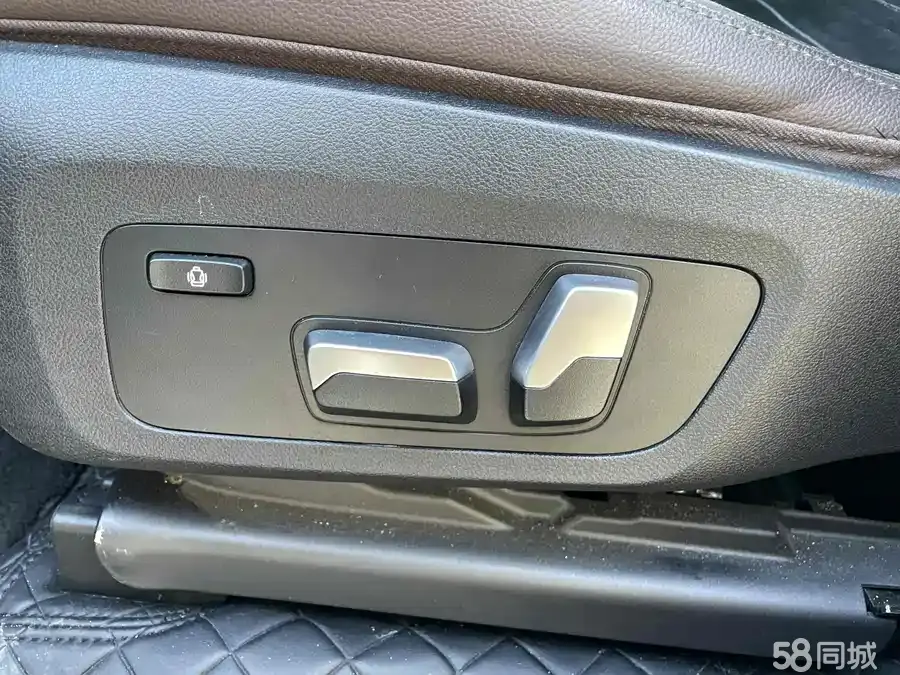 BMW X4 2020 car image #20