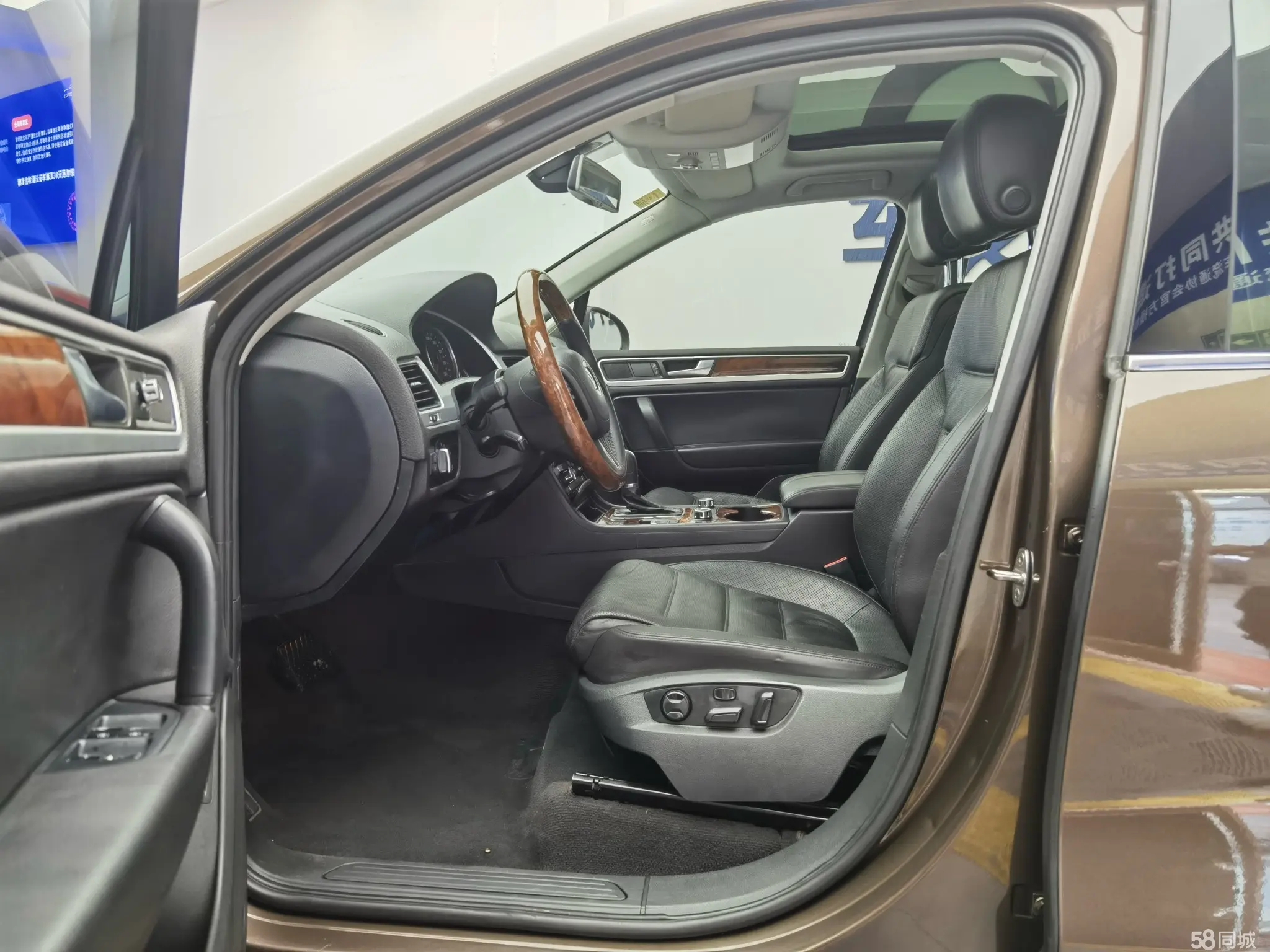 Volkswagen Touareg 2012 car image #20