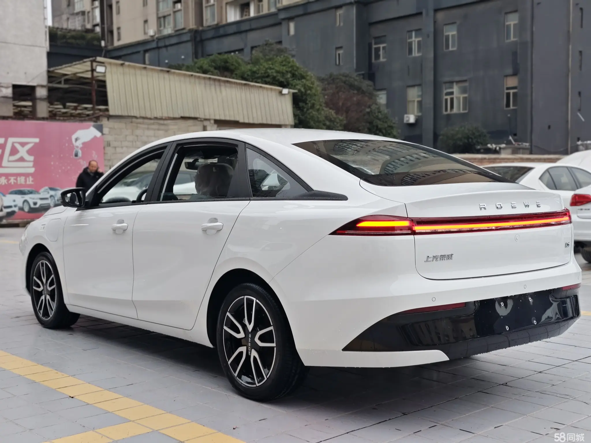 Roewe D6 2025 изображение автомобиля #20