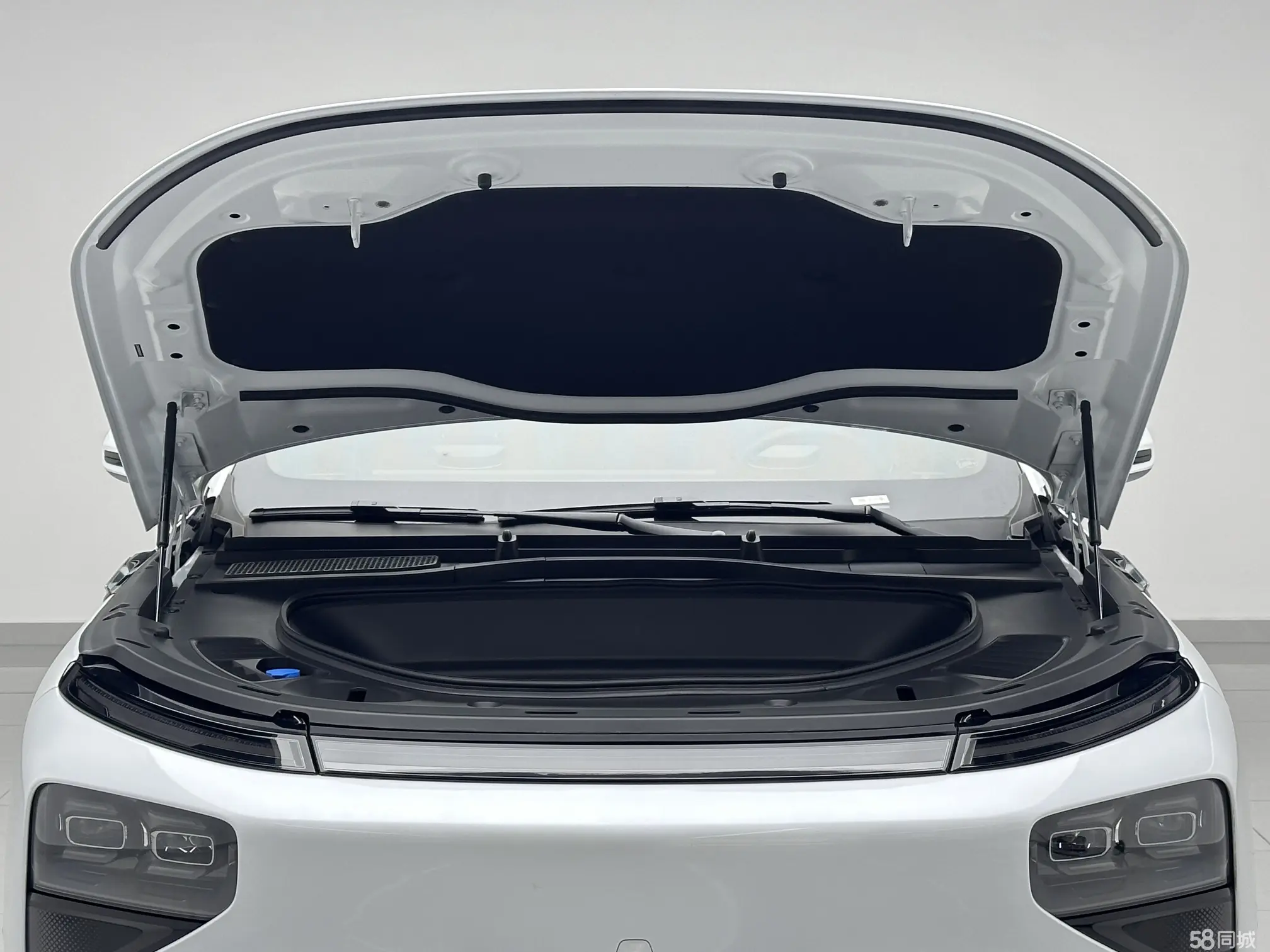 Xpeng G9 2025 #20 Xpeng G9 2025 car image #20