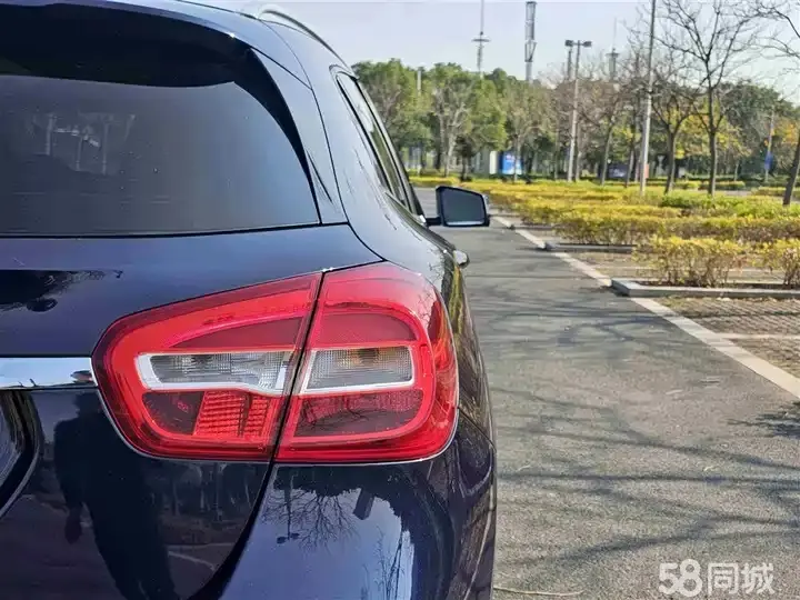 Mercedes-Benz GLA Class 2014 car image #20