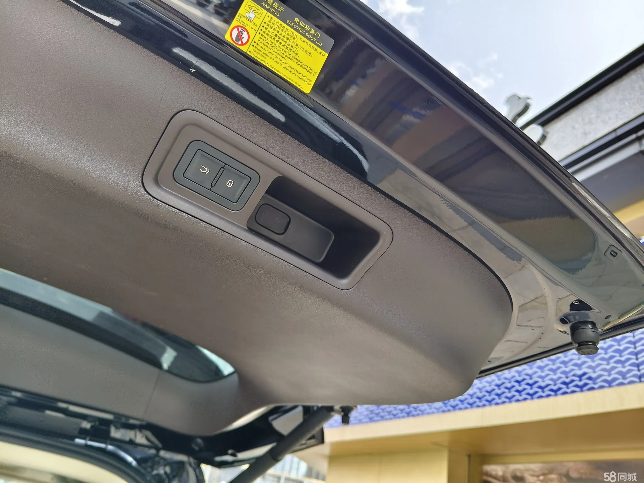 Denza D9 2024 immagine di auto #20