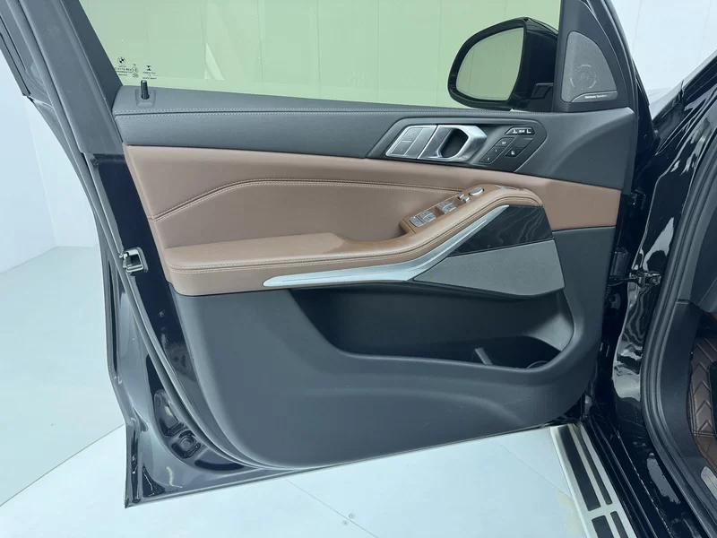 BMW X7 M60i 2021 #20 BMW X7 M60i 2021 car image #20