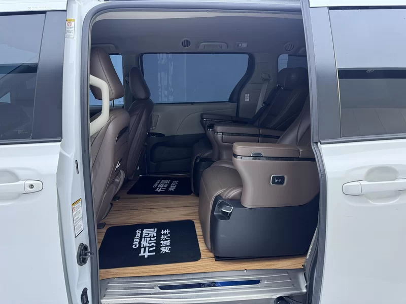 Toyota SIENNA 2019 صورة سيارة #20