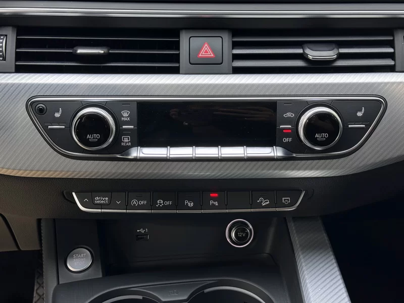 Audi A4 2019 immagine di auto #20