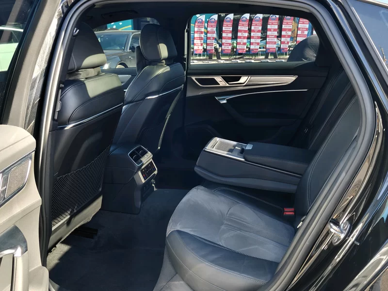 Audi A6L e-tron 2023 immagine di auto #20