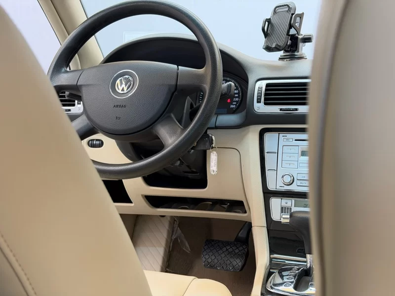 Volkswagen Passat Lingyu 2010 car image #20