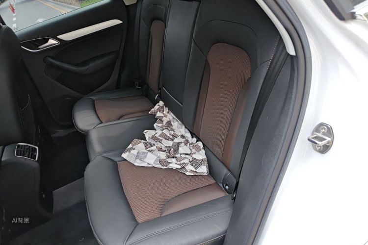 Audi Q3 2019 immagine di auto #19