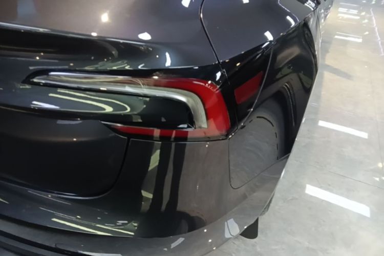 Tesla Model 3 2024 #8 Tesla Model 3 2024 صورة سيارة #8