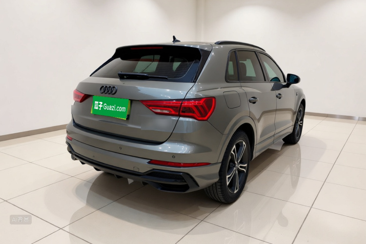 Audi Q3 2020 car image #7