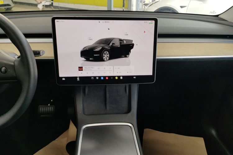 Tesla Model Y 2023 #13 Tesla Model Y 2023 car image #13