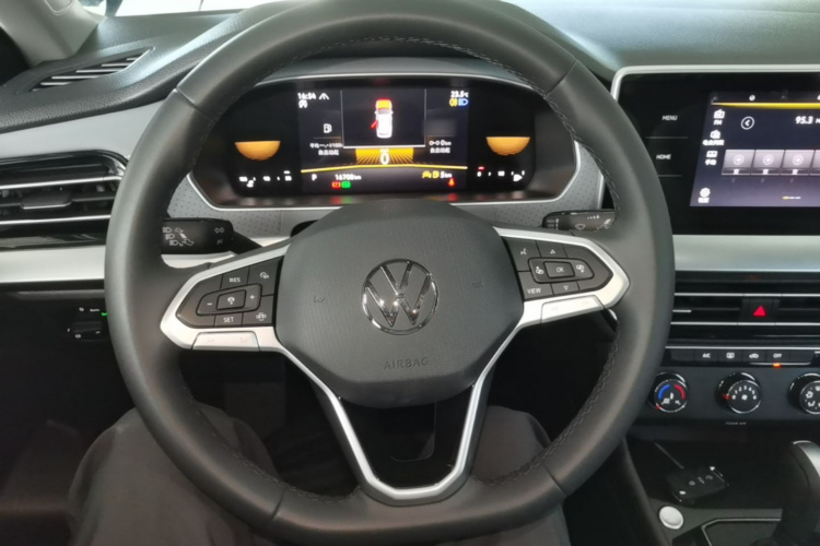 Volkswagen Lavida 2025 car image #15
