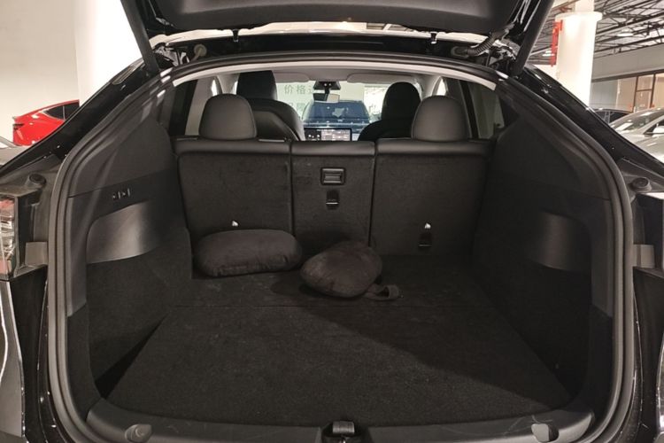 Tesla Model Y 2022 #19 Tesla Model Y 2022 car image #19