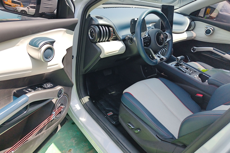 BYD Yuan Plus 2023 изображение автомобиля #12