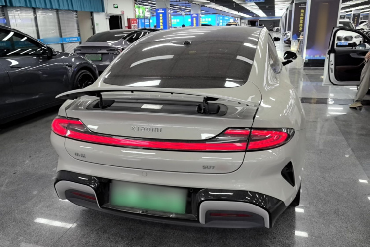 MI SU7 2025 car image #4