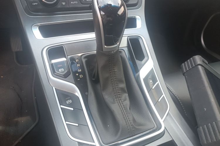 GEELY Emgrand 2019 #14 GEELY Emgrand 2019 car image #14