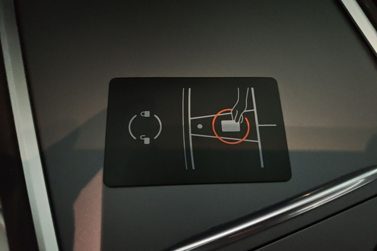 Tesla Model 3 2020 car image #9