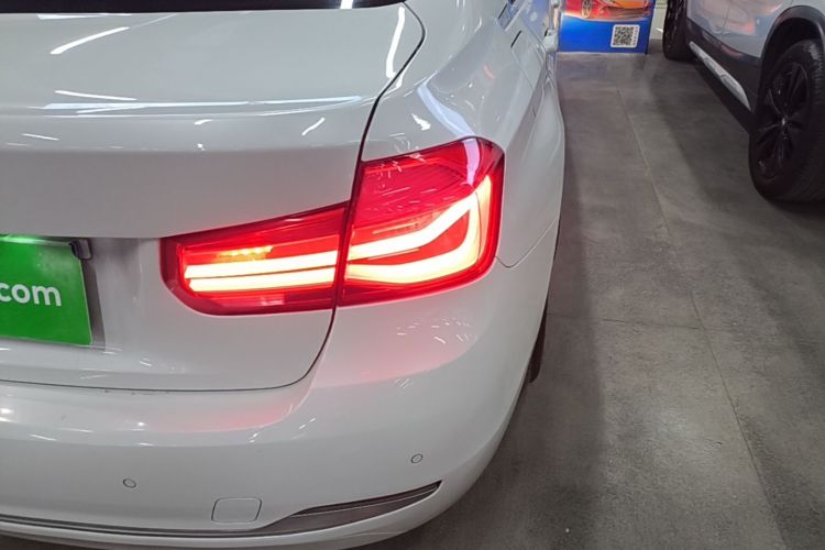 BMW 3 Series 2019 #8 BMW 3 Series 2019 car image #8