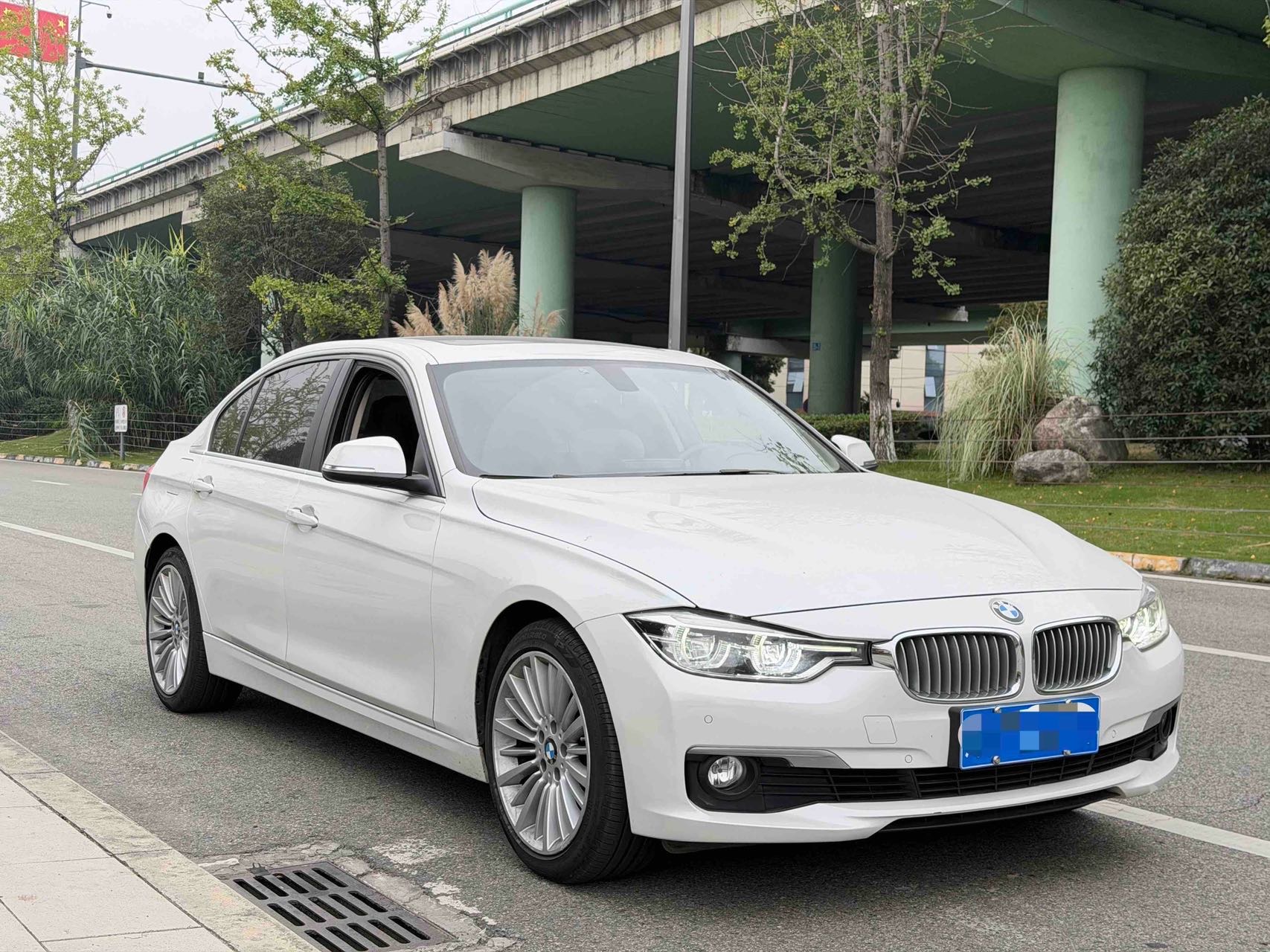 BMW 3 Series 2018 #5 BMW 3 Series 2018 car image #5