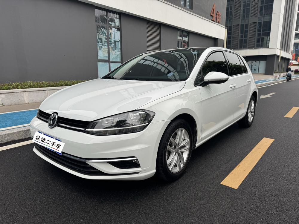 Volkswagen Golf 2018 car image 