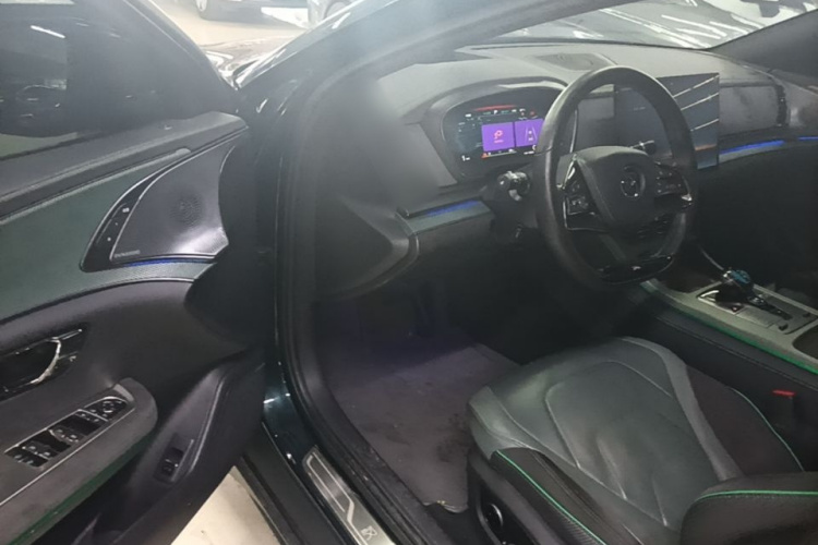 BYD Han 2022 car image #16
