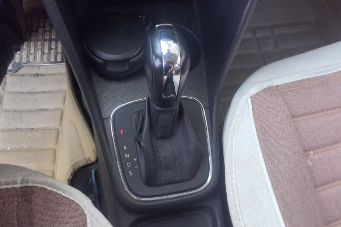 Volkswagen Polo 2014 car image #27