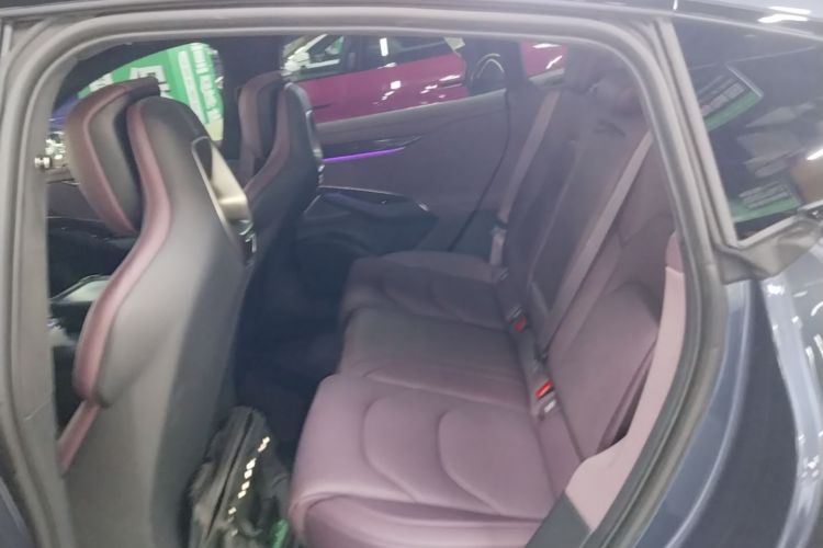 MI SU7 2025 car image #17