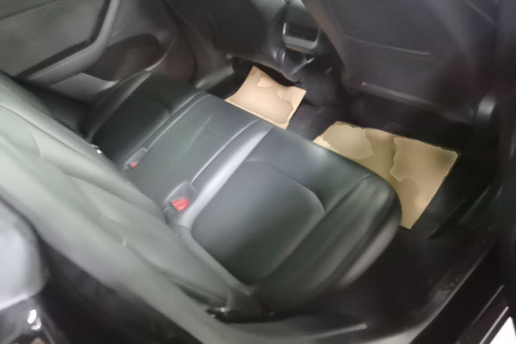 Tesla Model Y 2021 #17 Tesla Model Y 2021 car image #17
