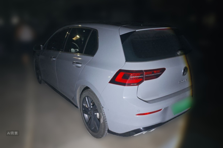 Volkswagen Golf 2024 car image #5