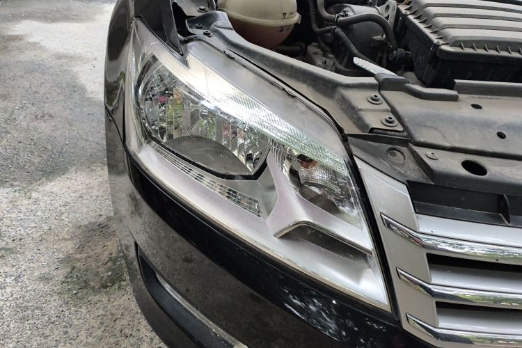 Volkswagen Santana 2016 car image #8