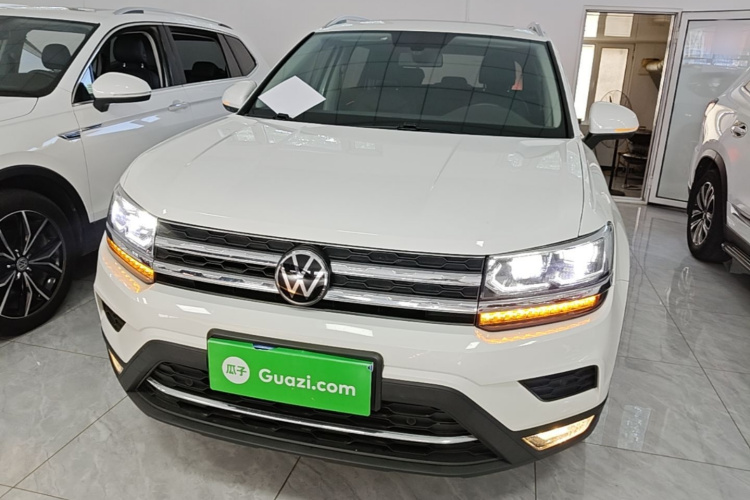 Volkswagen Tharu 2021 car image #3