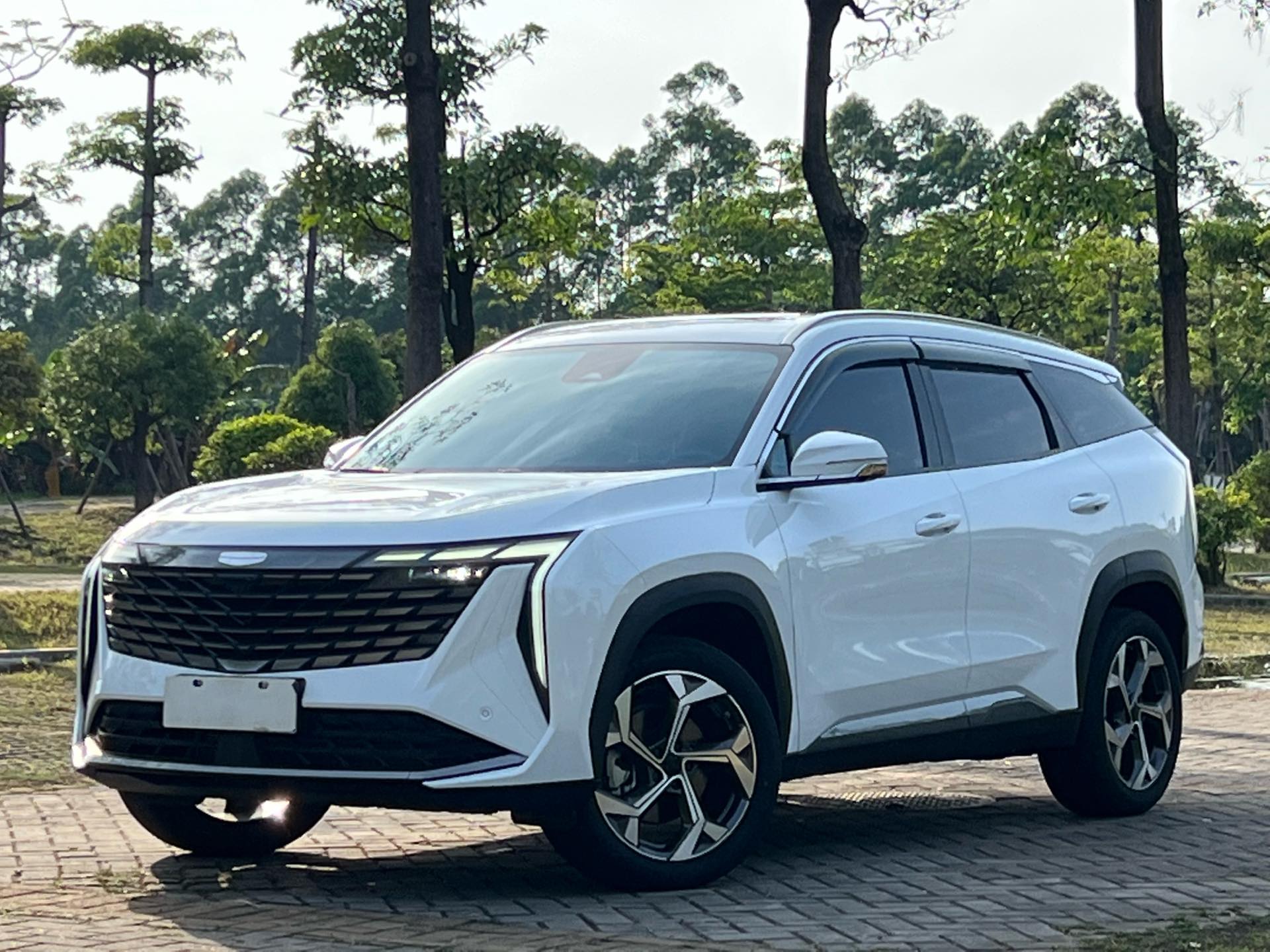 GEELY Boyue L 2024 car image 