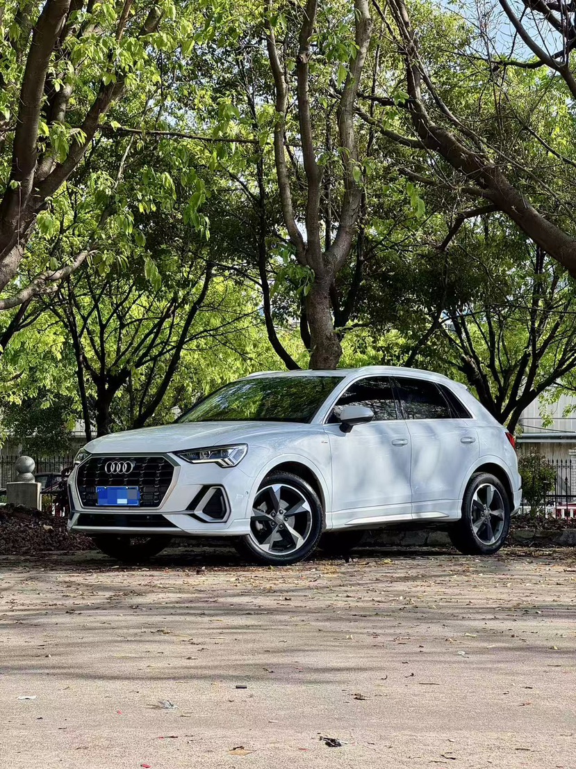 Audi Q3 2021 car image 