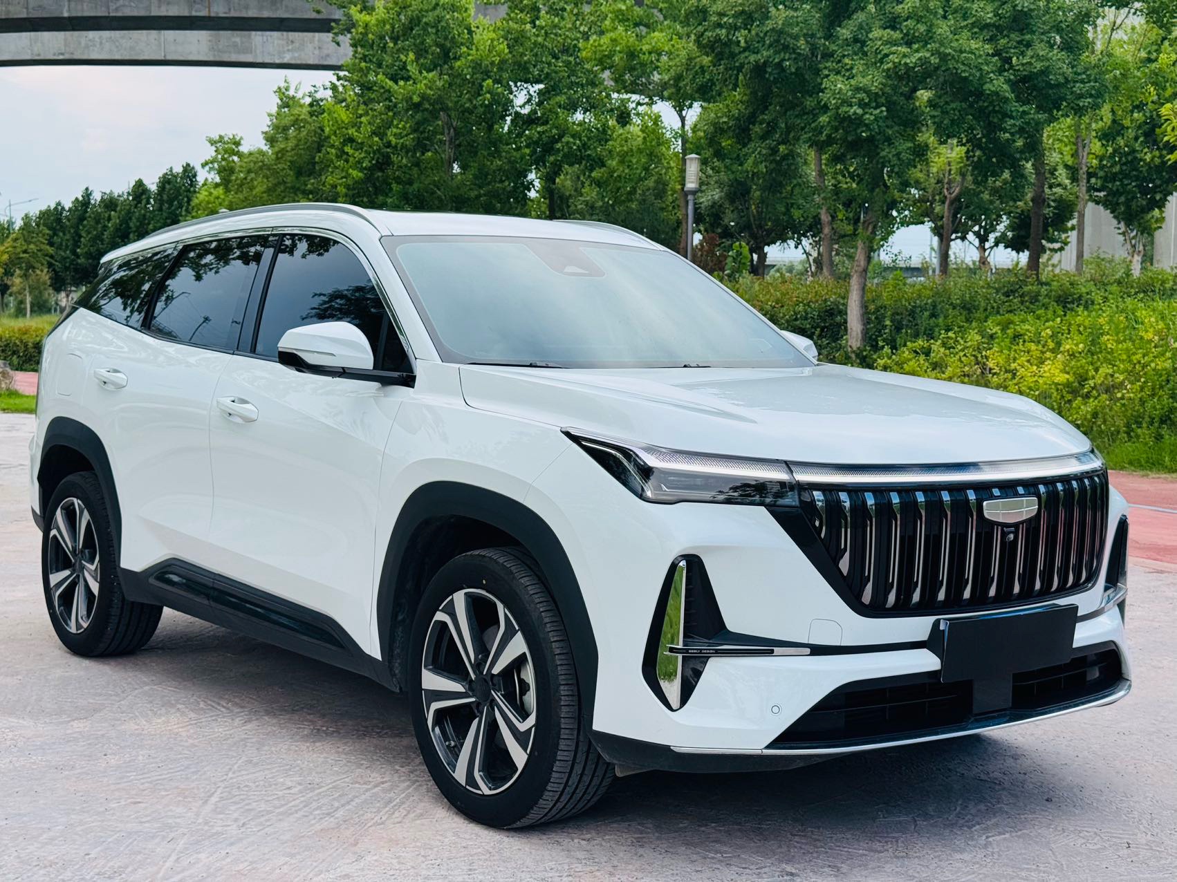 GEELY Boyue L 2025 car image #3