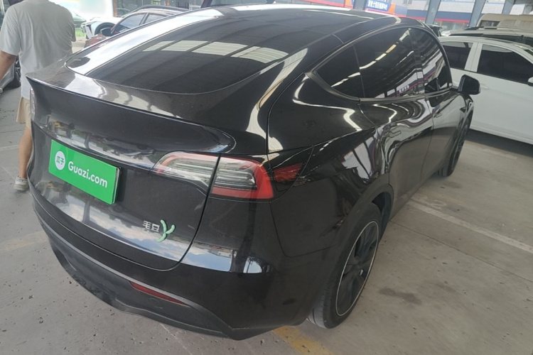 Tesla Model Y 2023 #7 Tesla Model Y 2023 car image #7