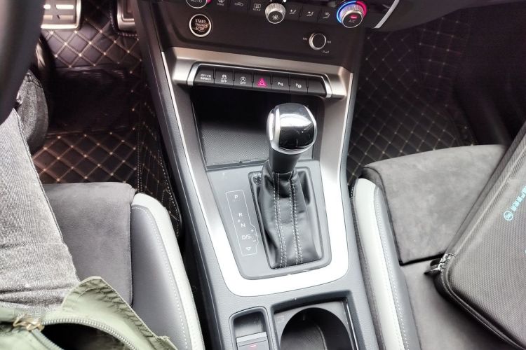 Audi Q3 2022 immagine di auto #16