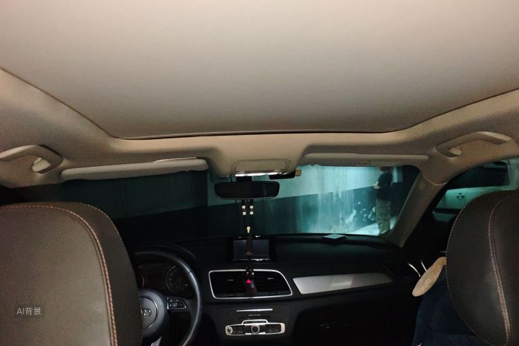 Audi Q3 2018 immagine di auto #20