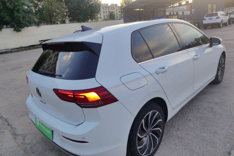 Volkswagen Golf 2022 صورة سيارة #5
