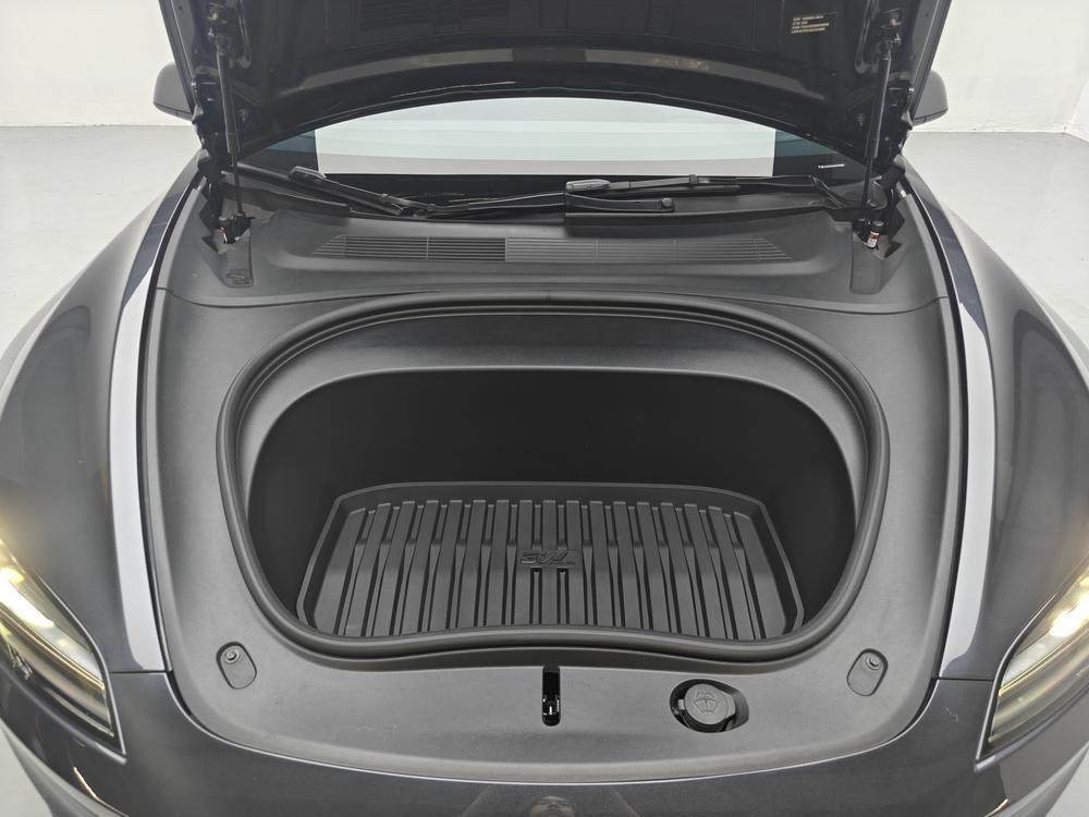 Tesla Model 3 2025 car image #10