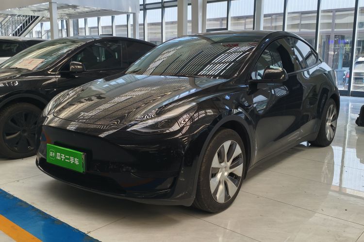 Tesla Model Y 2023 #2 Tesla Model Y 2023 car image #2